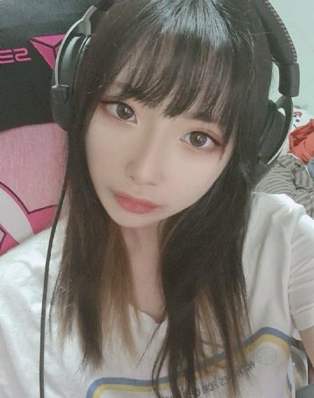 国产www在线完整版播放_迅雷极速版下载